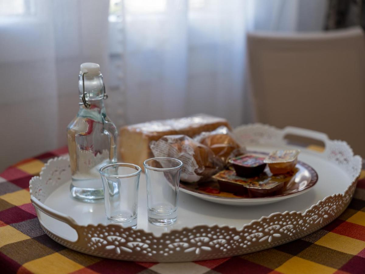 Luxury Apts Heraklion Center Buitenkant foto